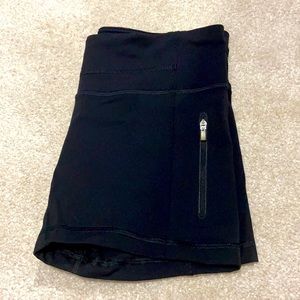 Size 4 lululemon shorts